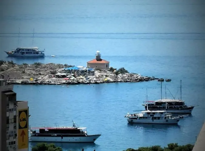 Makarska, Panoramic Sea & Mountains View, Cucek Apartment